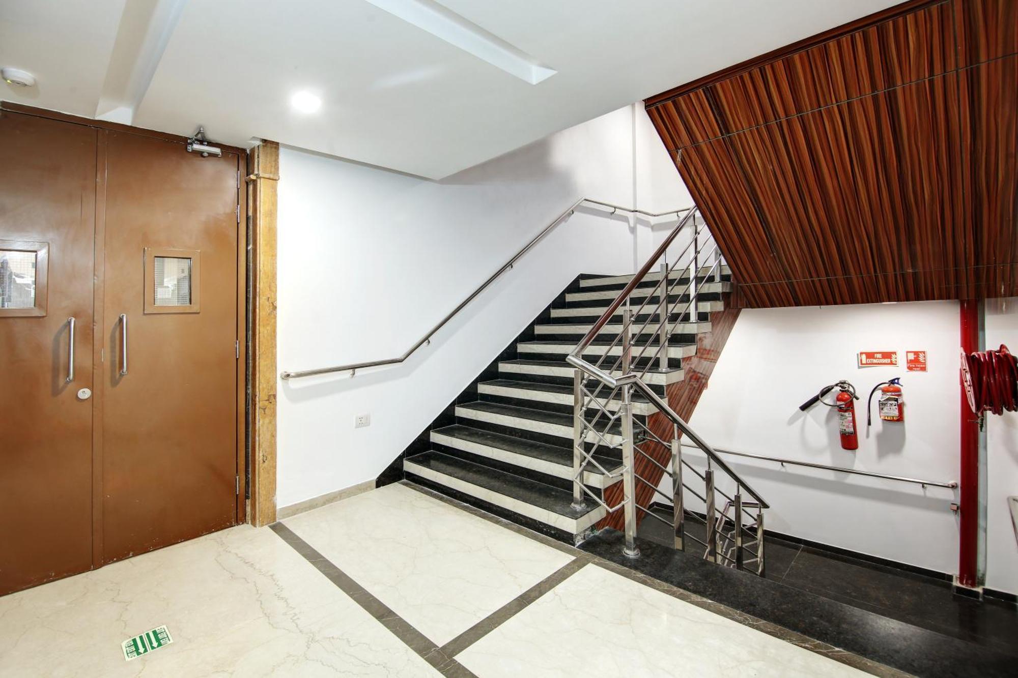 Hotel Neu Villa - Near Connaught Place & New Delhi Railway Station 外观 照片