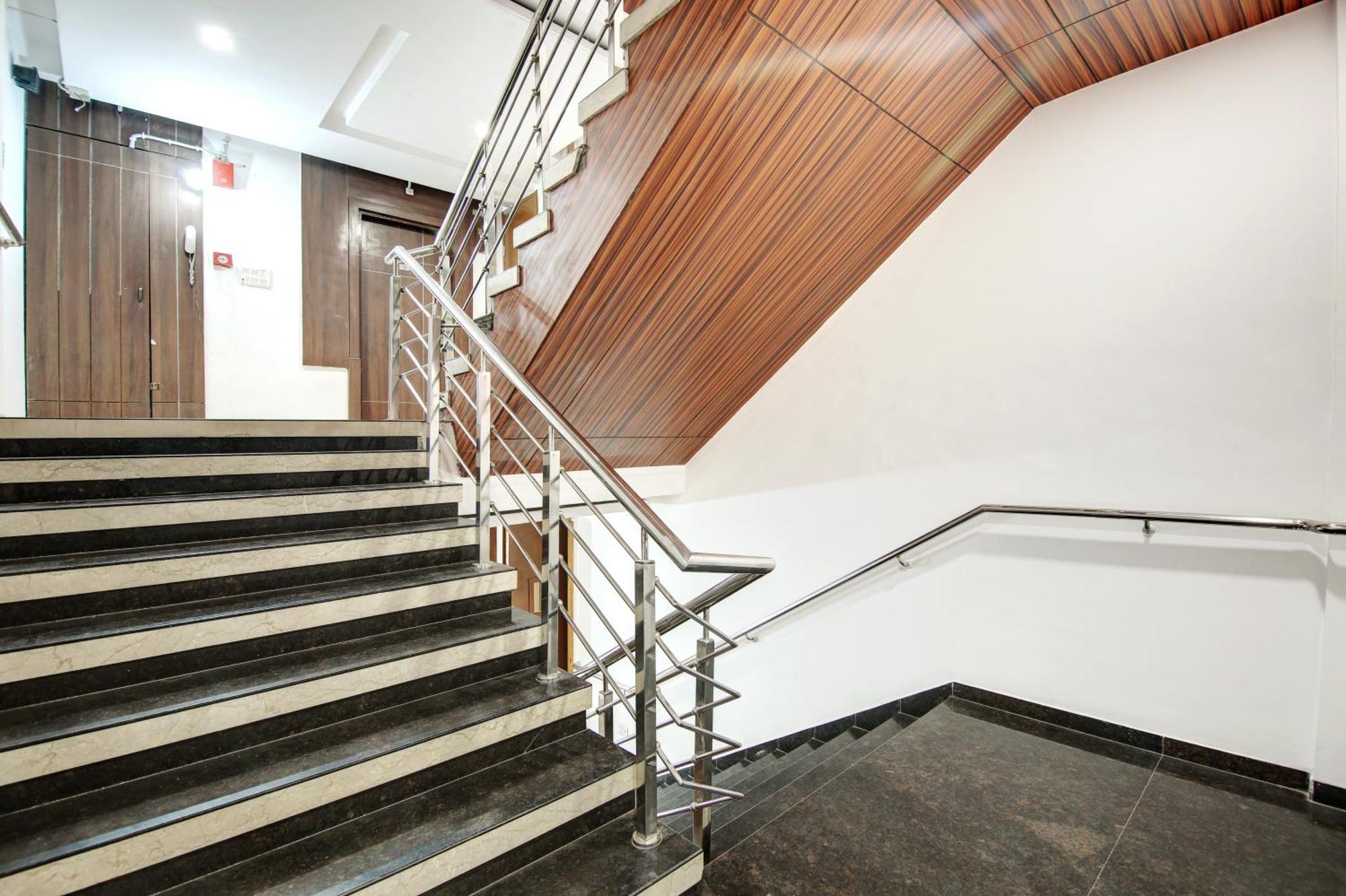 Hotel Neu Villa - Near Connaught Place & New Delhi Railway Station 外观 照片