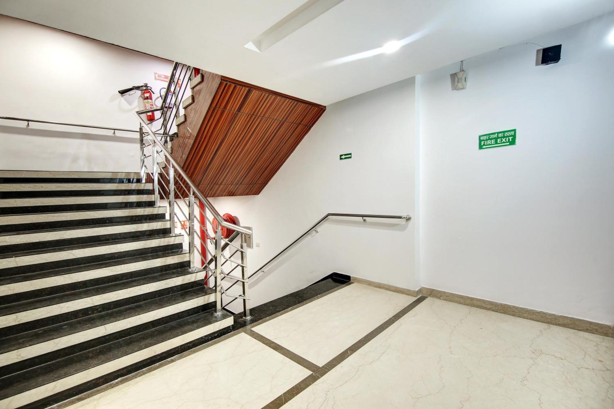 Hotel Neu Villa - Near Connaught Place & New Delhi Railway Station 外观 照片